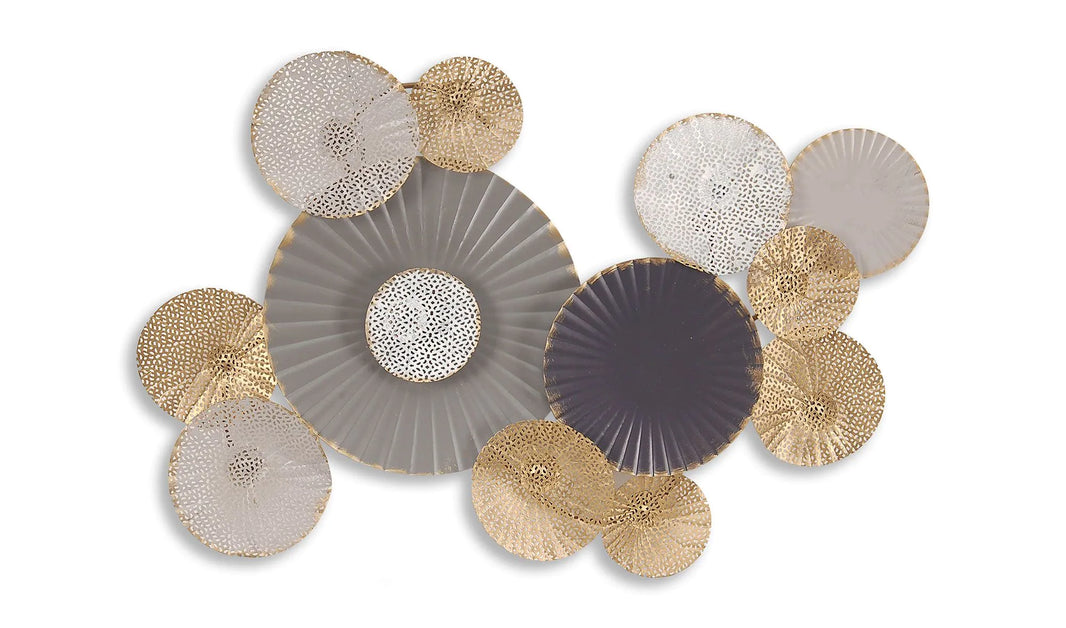 Orientalische Wandskulptur Aus Metall In Schwarz, Silber Und Gold - Abstrakte Komposition 53x75cm mit glänzenden, handgefertigten Details und einer eleganten Mischung aus traditionellen und modernen Designelementen.