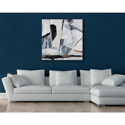"Abstraktes Meisterwerk in Grau" – Handgemaltes Kunstwerk präsentiert über einem modernen Wohnzimmer mit hellen Sofas.