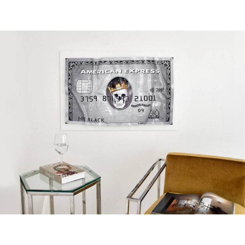 American Express - Karte Totenkopf. Von Hand verziertes Bild auf einer deformierten Acrylplatte auf transparenter Plexiglasglatte - Designerobjekte.com