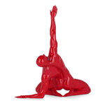 Anrufung rot. Moderne figurative Skulptur aus lackiertem Harz - Designerobjekte.com