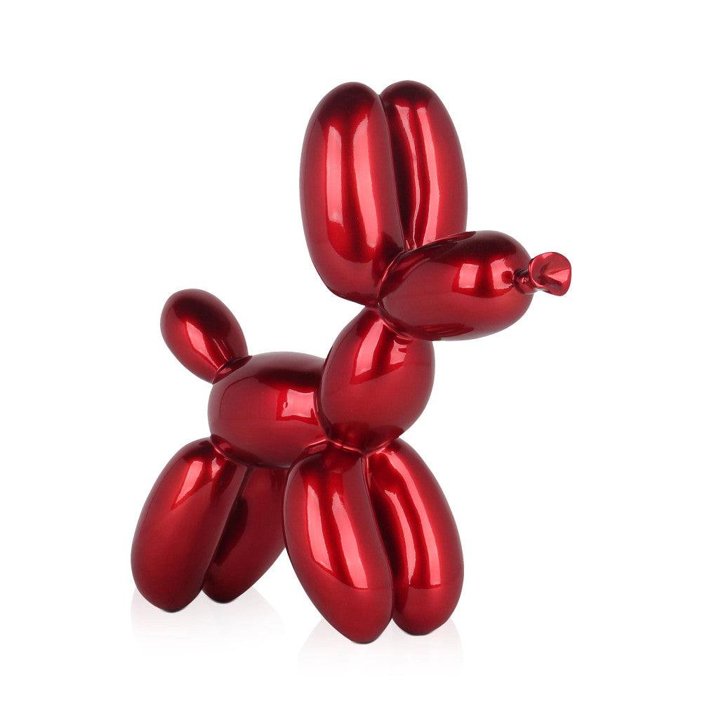 Ballon-Hund Skulptur in Rubinrot Metallic – Ein einzigartiges Kunstwerk aus Kunstharz, das einen spielerischen Hund darstellt und attraktive Farbreflexionen bietet.