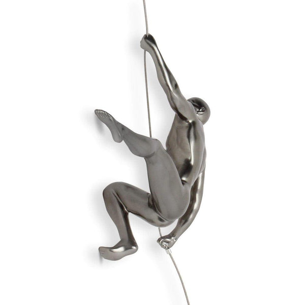 Bergsteiger Nr. 3 anthrazit. PE2613EA - Bergsteiger 3 anthrazit Moderne figurative Skulptur aus Metalleffekt Harz, zum Aufhängen an der Wand - Designerobjekte.com