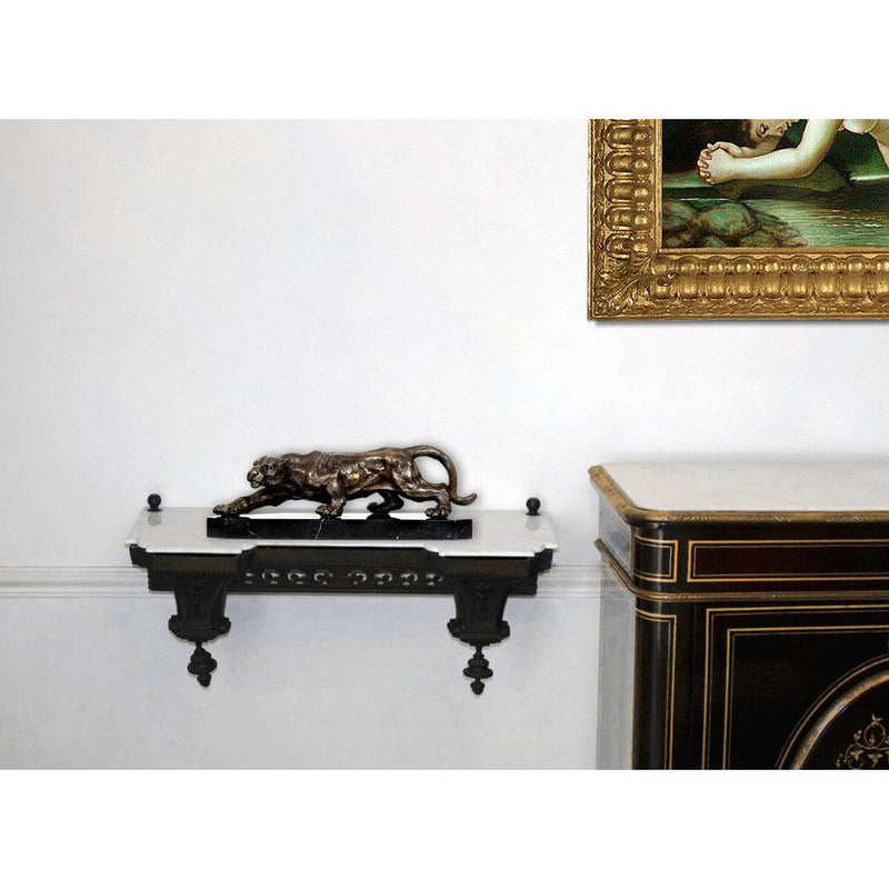 Bronzeskulptur Panther. Klassische Skulptur aus patinierter Bronze mit Marmorsockel - Designerobjekte.com