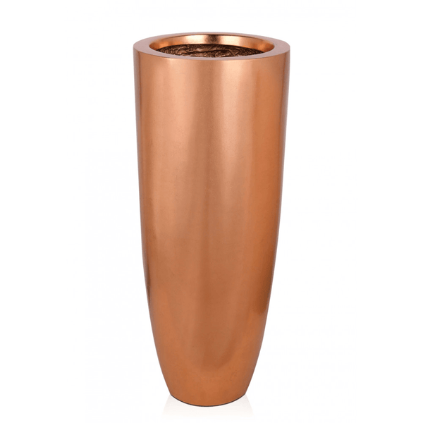 Bullet Designer Vase. Neoklassizistische Vase aus Glasfaserkunststoff, verziert mit goldfarbener Metallfolie - Designerobjekte.com