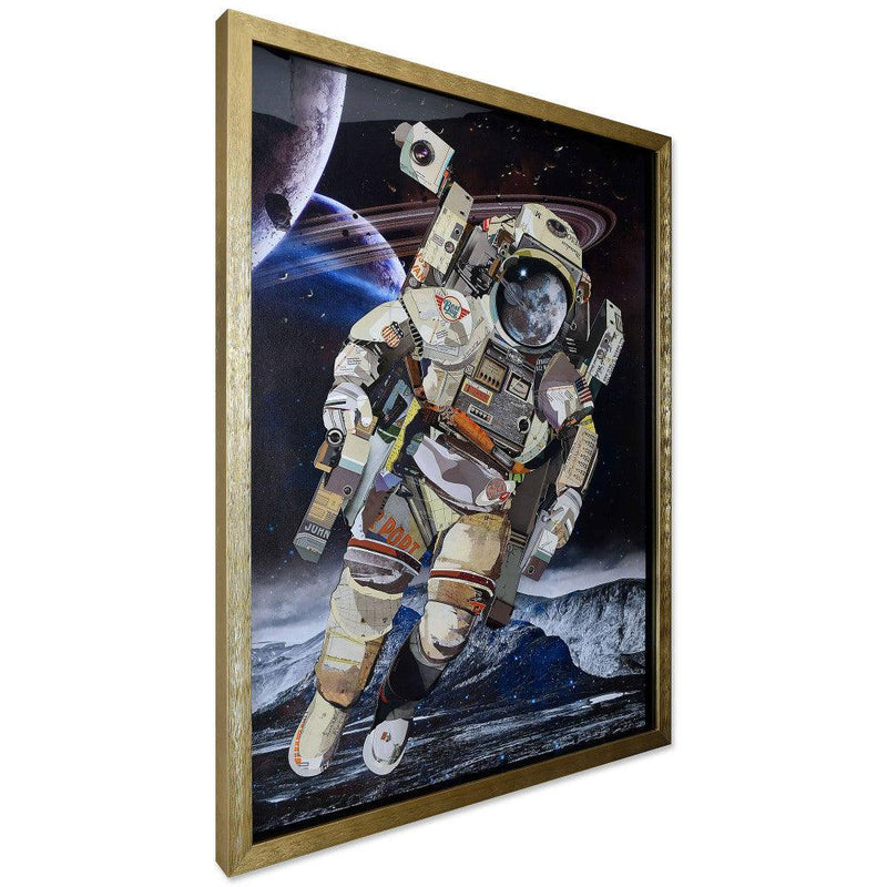 Collage - Bild Astronaut. 3D-Effekt-Bild in Collagetechnik, gerahmt und geschützt durch eine Glasfront - Designerobjekte.com