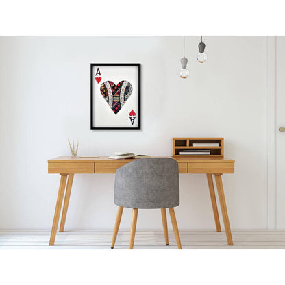 Fertige herzfömige 3D-Collage im Vintage-Stil in modernem Wohnraum, präsentiert als kreative Wanddekoration mit künstlerischem Flair.