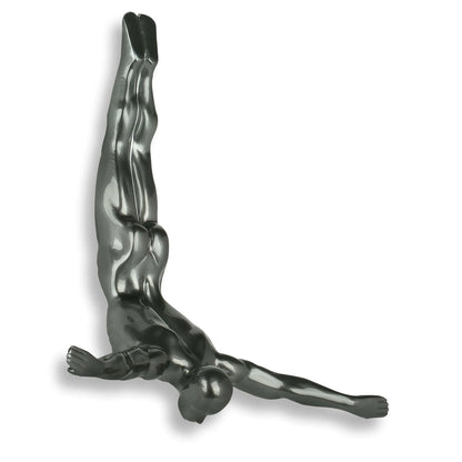 Moderne Figurative Skulptur Taucher aus Kunstharz mit Metalleffekt, 28x28x9cm - Blick auf die hochwertige Verarbeitung und den einzigartigen Designstil dieser Wanddekoration.