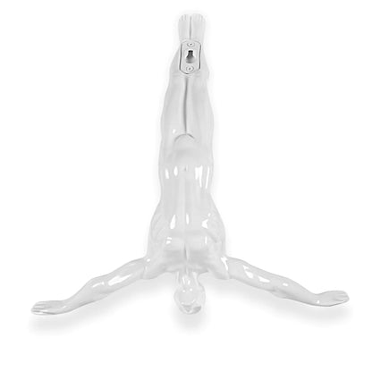 Vielseitige moderne weiße Taucher Skulptur zum Aufhängen, handgefertigte Figur, ideal für kreative Raumgestaltungen.