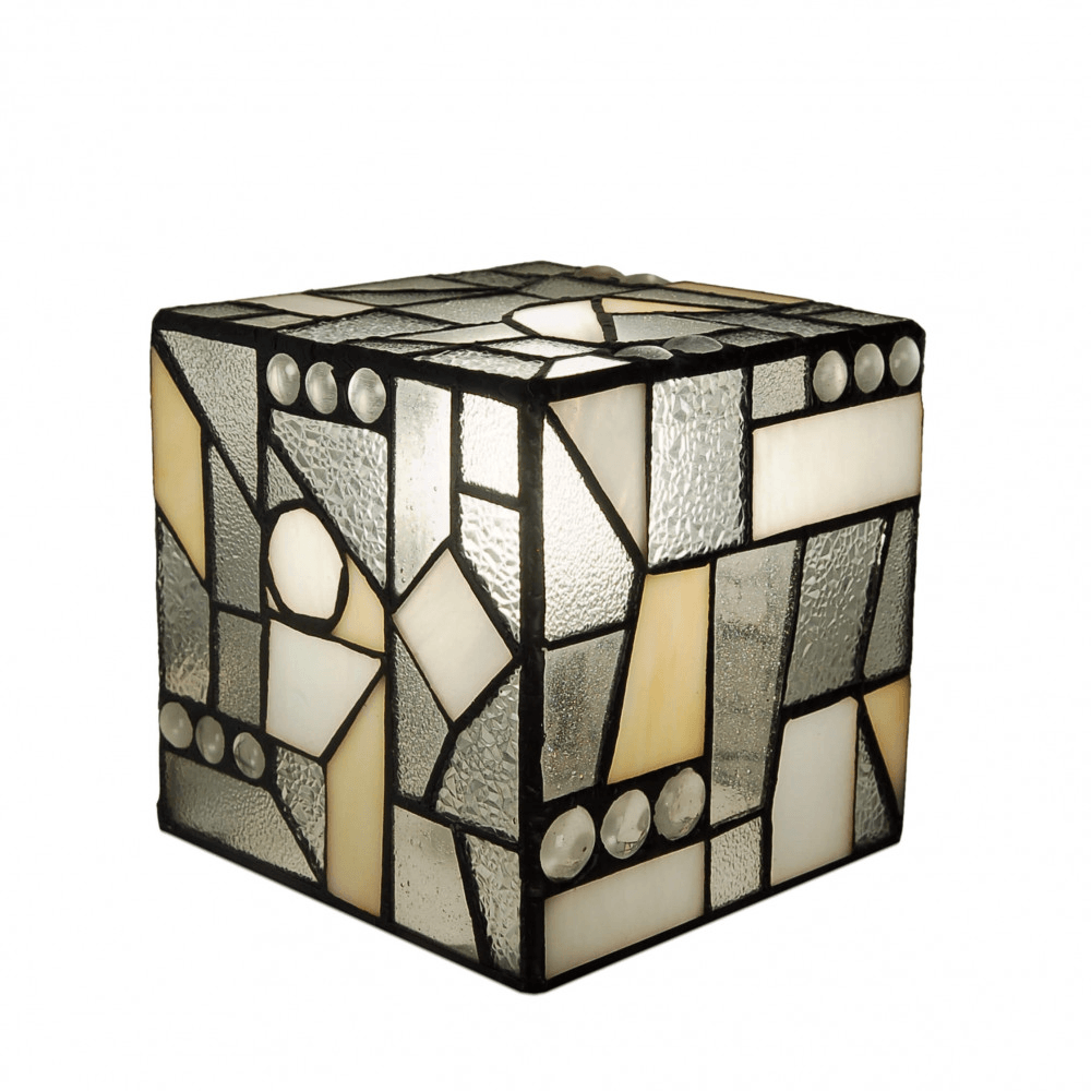 Tiffany Lampe Kubus in Gelb – Moderne Nachttischlampe aus hochwertigem Glas, zeichnet sich durch ein kunstvolles Mosaik aus farbigem Glas aus, ideal für stilvolle Inneneinrichtungen.