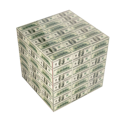 Beistelltisch Dollar 50 x 50 cm im Wohnzimmer platziert, geprägt von modernem Stil und Funktionalität, ideal für Dekoration und Getränke.