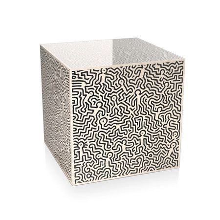 Beistelltisch Pop 50 x 50 cm – modernes Designelement für stilvolle Innenräume, aus hochwertigem Methacrylat gefertigt, mit abstrahierter Rückdruckgestaltung und eleganter, polierter Oberfläche.