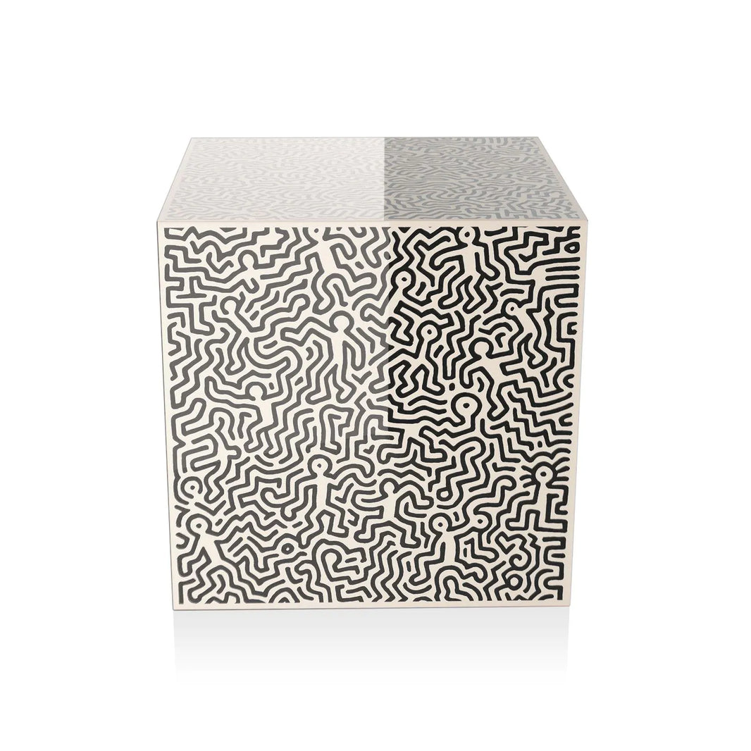 Beistelltisch Pop 50 x 50 cm in elegantem Design aus hochwertigem Methacrylat, ideal für Wohnzimmer, Schlafzimmer oder Flur.