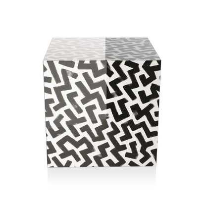 Beistelltisch Labyrinth, 50 x 50 cm, elegantes Design aus Methacrylat schwarz mit polierter Oberfläche.