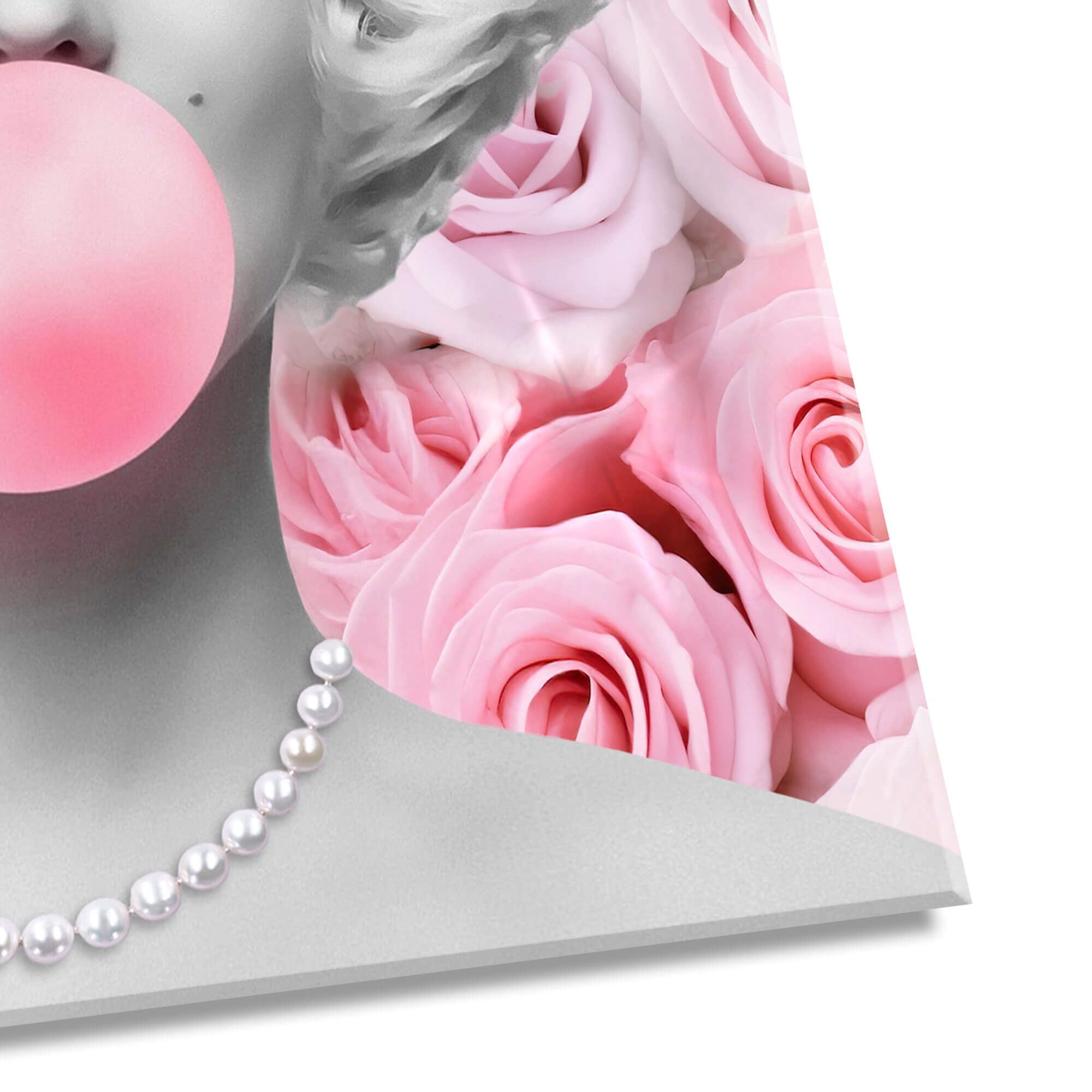Modernes Acrylgemälde Marilyn Mit Rosen, 98x98 Cm, Hergestellt In Italien, Poliertes Design – Detailaufnahme des Kunstwerks mit Marilyn Monroe, die eine Kaugummiblasen formt, vor einem Hintergrund von zarten rosa Rosen.