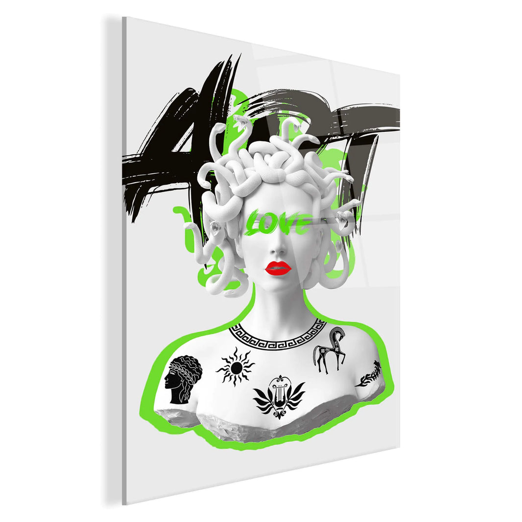 Nahaufnahme des stilisierten Acrylbildes Medusa in Grün, hergestellt in Italien, präsentiert auf einem hochwertigen Methacrylat-Panel, das raffinierte Kunst für Ihr Zuhause verkörpert.