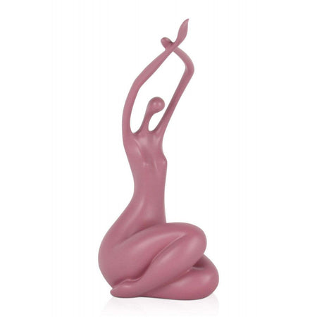 Erwachende Frau – Elegante moderne Skulptur in sanftem Rosa aus satiniertem Harz, zeigt eine stilvolle weibliche Figur, die mit erhobenen Händen posiert.