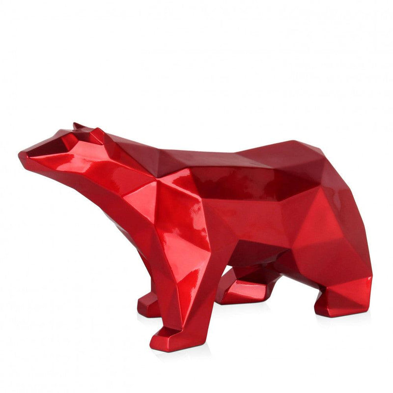 Facettierter Eisbär rot. Moderne Skulptur aus Harz, Metalleffekt - Designerobjekte.com