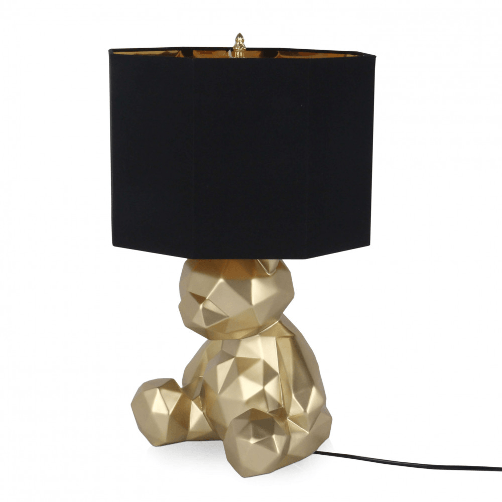 Facettierte Goldene Bärchen Tischlampe – Moderne Harzskulptur mit Metalleffekt, fokussiert auf den goldenen Bärenkörper und schwarzen Lampenschirm.