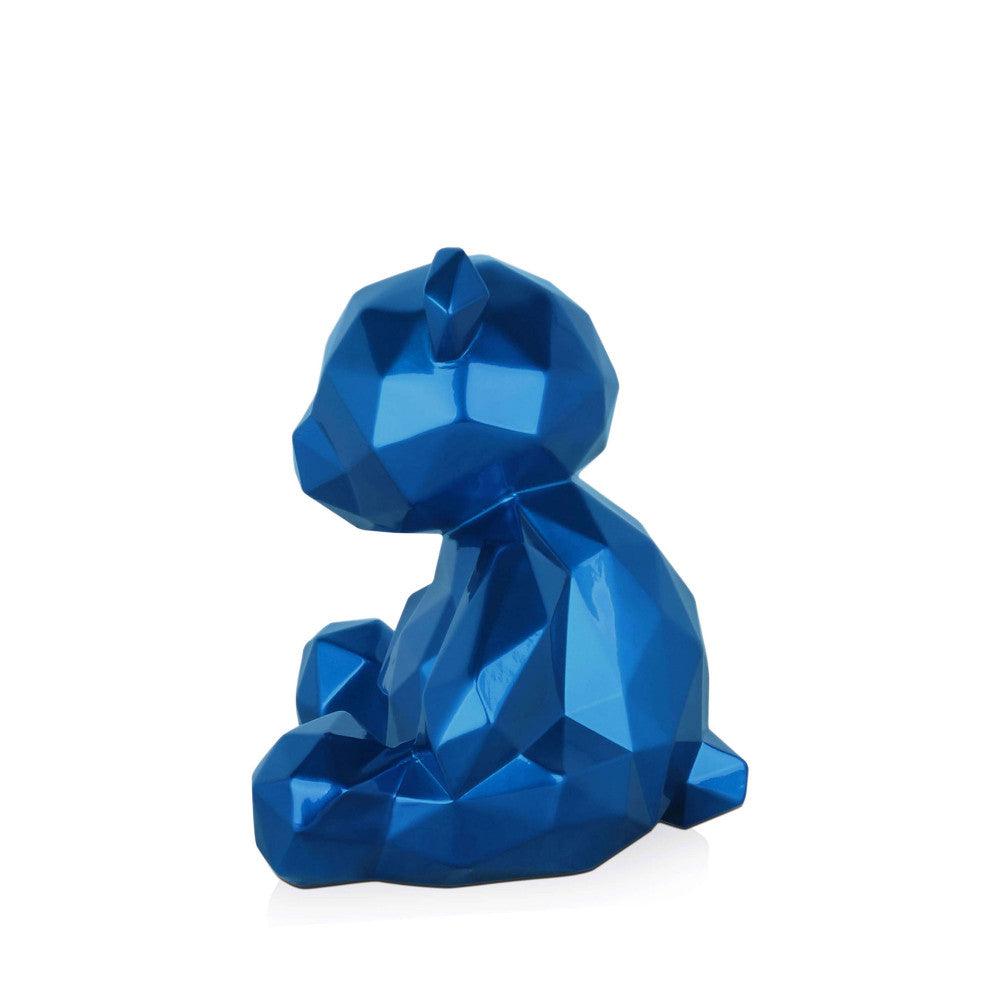 Facettierte blaue Bärchen-Skulptur aus Kunstharz - Modernes Metalleffekt-Design, seitliche Ansicht, betont die kunstvolle Form.