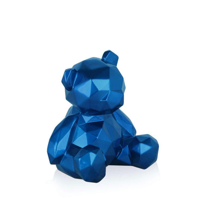 Facettierte blaue Bärchen-Skulptur aus Kunstharz - Modernes Metalleffekt-Design, alternative Perspektive, hebt die Details der Skulptur hervor.