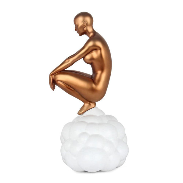 Frau in den Wolken bronze. Moderne figurative Skulptur aus Metalleffekt und satiniertem Harz - Designerobjekte.com