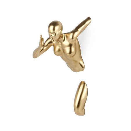 Goldene Läuferin – Elegante Wand-Skulptur aus Metalleffekt Harz, die in dynamischer Bewegung dargestellt wird und eine künstlerische Note in moderne Wohnräume bringt.