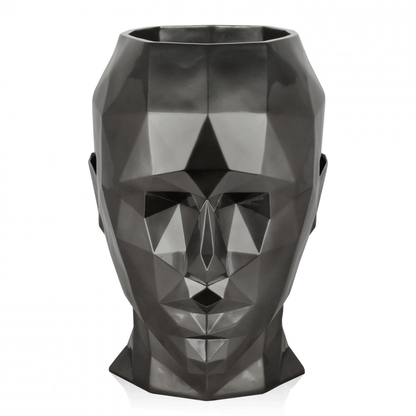 Facettierte Frauenkopf-Vase im modernen Low Poly Design aus hochwertigem Fiberglas, präsentiert von der Vorderansicht mit betonten geometrischen Formen.