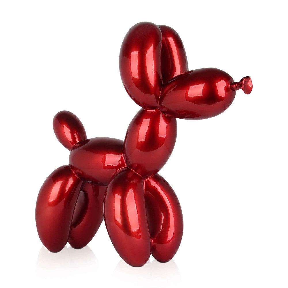Exquisite Rubinrote Balloon-Hund Skulptur aus Kunstharz in glänzender, roter Farbe, die einem echten Ballonhund ähnelt und als zeitgenössisches Kunstwerk in modernen Interieurs dient.