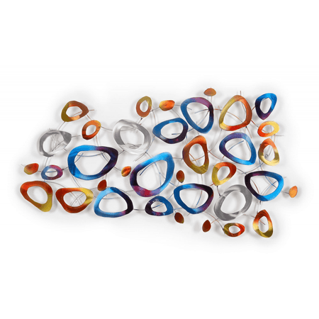 Farbige Ring-Komposition: Handgefertigte Metall-Wandskulptur für moderne Wohnräume, bestehend aus einer Vielzahl von farbigen Ringen in Blau, Lila, Gelb und Orange, harmonisch angeordnet.