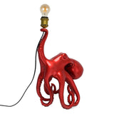 Lampe Krake rot. Tischlampe Skulptur Pop Art aus Harz Metalleffekt. 53 x 32 x 28 cm - Designerobjekte.com