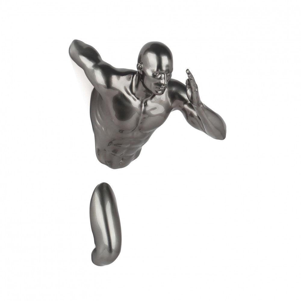 Moderne figurative Wandskulptur aus anthrazitfarbenem Metalleffekt-Harz, die einen athletischen, dynamischen Körper darstellt und stilvolle Akzente in jedem Raum setzt.