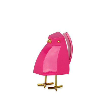 Magentafarbene geometrische Vogel-Skulptur aus lackiertem Harz, seitliche Ansicht, die die modernen geometrischen Formen und das glänzende Finish hervorhebt.