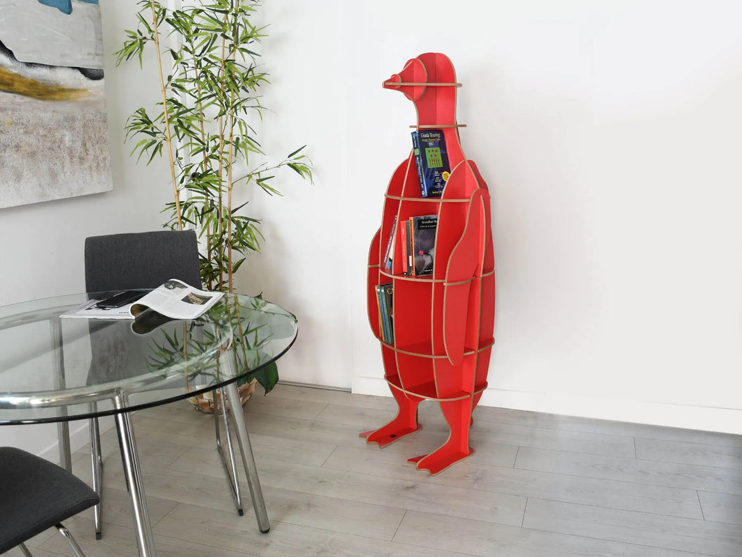Bücherregal Pinguin rot, 149 x 47 x 46 cm, modernes Design für Kinderzimmer und Wohnzimmer.