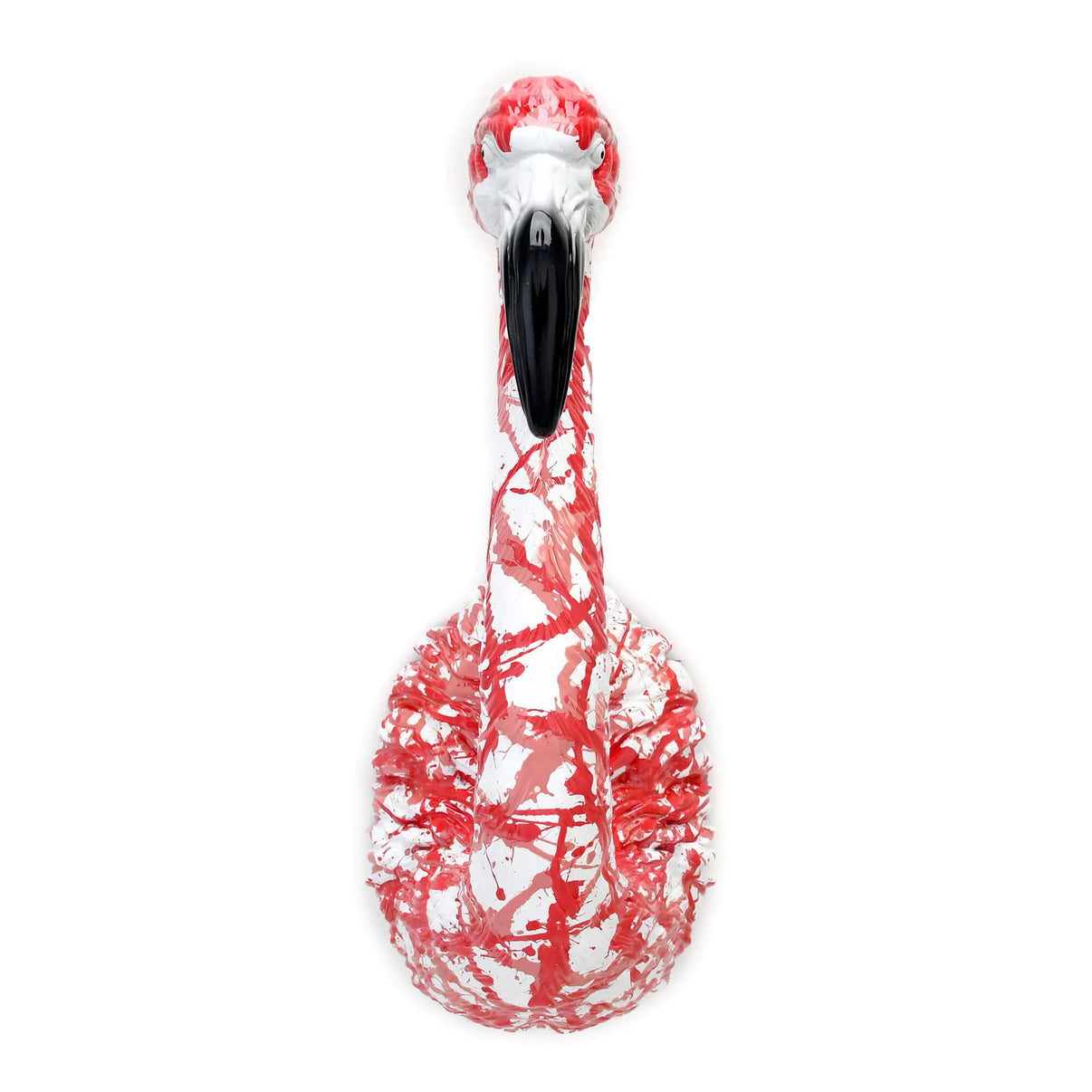 Detailansicht der handgefertigten Rosa Flamingo Skulptur aus Kunstharz, die stilvolle Akzente in jedem Wohnraum setzt.