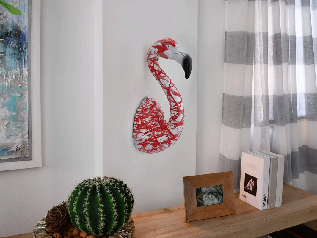 Handgefertigte Rosa Flamingo Skulptur Aus Kunstharz – Kreative Interieurs mit dieser einzigartigen Deko, hergestellt aus hochwertigem Kunstharz.