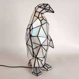 Pinguin facettiert. Nachttischlampe mit geschweißtem Glasschirm Tiffany-Verarbeitung. 50 x 23 x 20 cm - Designerobjekte.com