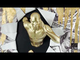 Dollars breaking gold. Modernes Skulptur-Gemälde, handgemalt auf Leinwand und mit einer Skulptur aus Harz kombiniert
