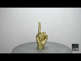 Mittelfinger gold. Moderne figurative Skulptur aus Harz, Metalleffekt. 28 x 11 x 11 cm