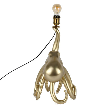 Detailansicht der Skulptur Tischlampe Krake Gold, die das einzigartige Pop-Art Design und den Metalleffekt aus hochwertigem Harz zeigt.