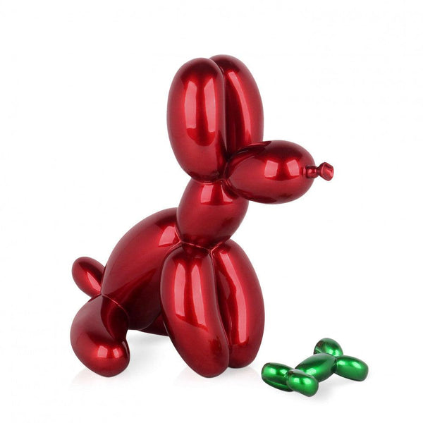 Sitzender kleiner, roter Ballonhund mit Knochen. 28 x 18 x 30 cm. Skulptur Pop Art aus Harz, Metalleffekt - Designerobjekte.com