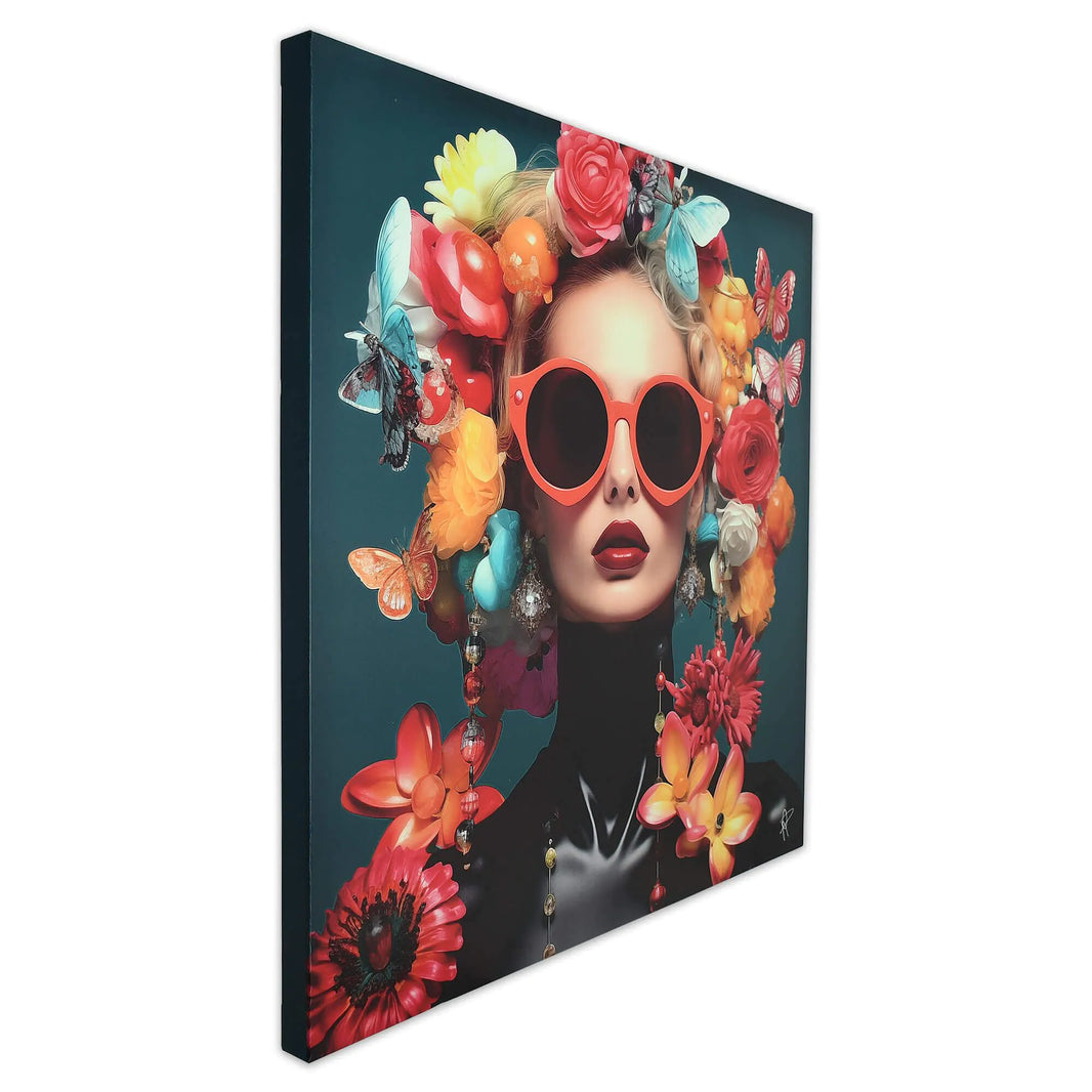 Elegantes Kunstwerk Mit Blumen Und Schmetterlingen Für Stilvolles Wohndesign: Seitenansicht einer stilvollen Frau mit buntem Blumenhaarkranz und Sonnenbrillen.