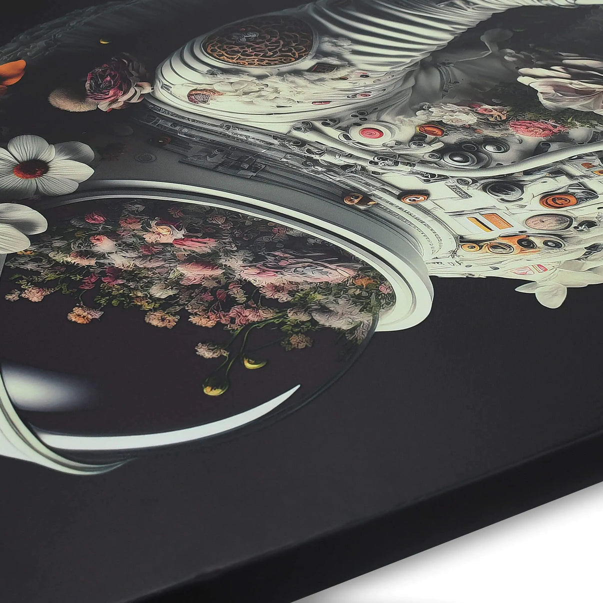 Moderner Astronauten Leinwanddruck 90x70cm Mit 3D-Textur Von Paolo Rossini, Schwarz - Nahaufnahme der Textur und Details des Drucks mit floralen Motiven.