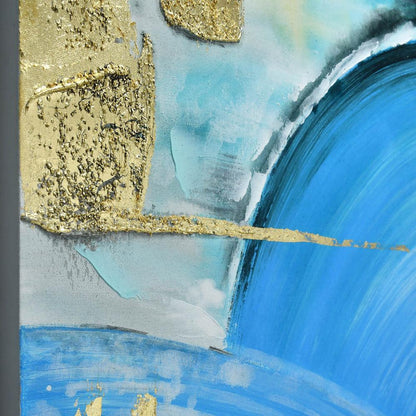 Nahaufnahme eines Abschnitts des faszinierenden handgemalten Acryl-Gemäldes, das goldene Texturen und weich fließende blaue Linien präsentiert.