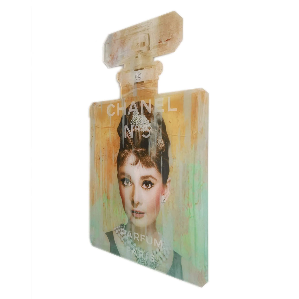 Moderne Wandkunst Audrey Hepburn auf geformter Plexiglasscheibe in 80X50cm, handverziert, mehrfarbig. Stylische und dekorative Kunst für zeitgenössisches Ambiente.
